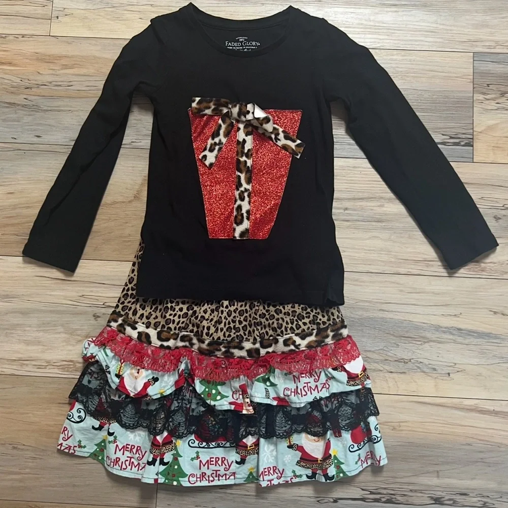Sz 6 - Christmas Themed Outfit - Long-sleeved shirt with ruffled tier skirt